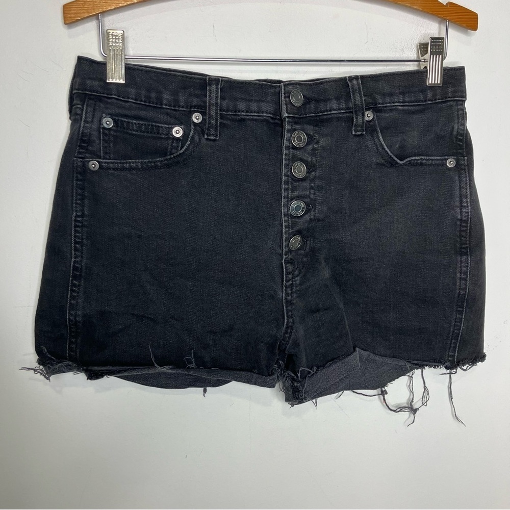 Gap black denim shorts 3 1/2‎ short button fly raw hem size 30R/10